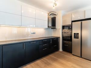 Pronájem bytu 3+kk, Praha - Dolní Měcholupy, Honzíkova, 98 m2