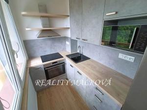 Pronájem bytu 1+kk, Pardubice, kpt. Bartoše, 34 m2
