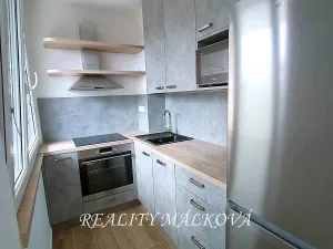 Pronájem bytu 1+kk, Pardubice, kpt. Bartoše, 34 m2