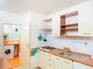 Pronájem bytu 2+kk, Praha - Břevnov, Mládeže, 49 m2