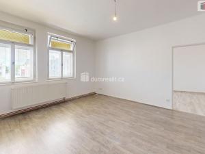 Pronájem bytu 2+1, Opava - Město, Dolní náměstí, 76 m2