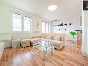 Prodej bytu 2+kk, Praha - Kyje, Davidovičova, 54 m2