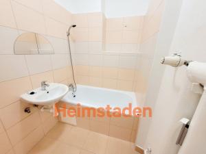 Pronájem bytu 1+1, Havířov - Město, Rossenbergových, 38 m2