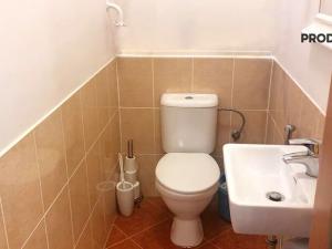 Pronájem bytu 4+kk, Praha - Vysočany, Pod Harfou, 100 m2