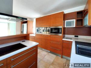 Prodej rodinného domu, Praha - Horní Počernice, Kramolná, 215 m2
