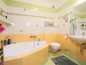 Prodej bytu 3+1, Kaplice, Dlouhá, 84 m2