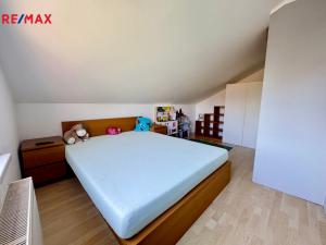 Pronájem bytu 4+kk, Praha - Dolní Měcholupy, U střediska, 91 m2