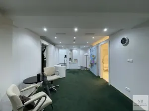 Pronájem obchodního prostoru, Karlovy Vary, Nová louka, 131 m2