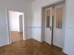 Pronájem bytu 2+1, Hradec Králové, Švehlova, 75 m2