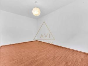Pronájem bytu 1+1, Praha - Vršovice, náměstí Svatopluka Čecha, 33 m2