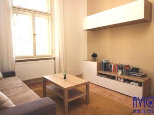 Pronájem bytu 1+1, Praha - Smíchov, Arbesovo náměstí, 40 m2