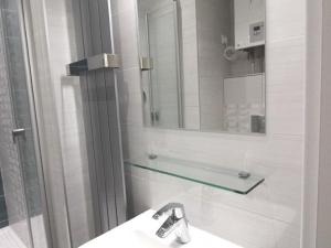 Pronájem bytu 1+1, Praha - Smíchov, Arbesovo náměstí, 40 m2