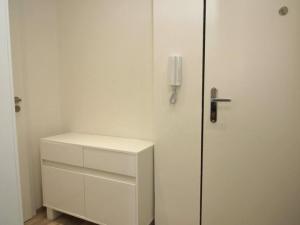 Pronájem bytu 1+1, Praha - Smíchov, Arbesovo náměstí, 40 m2