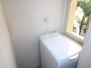 Pronájem bytu 1+1, Praha - Smíchov, Arbesovo náměstí, 40 m2