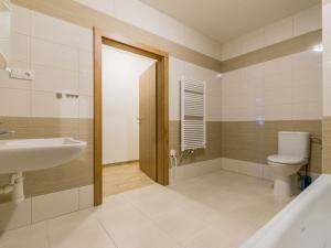 Pronájem bytu 1+kk, Milovice - Mladá, Rakouská, 34 m2