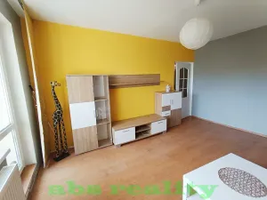 Pronájem bytu 2+1, Milovice, 60 m2