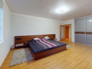 Pronájem rodinného domu, Hradištko - Brunšov, Pod Linkou, 424 m2