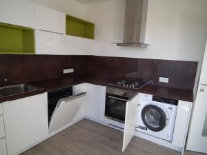 Pronájem bytu 3+1, Praha - Dejvice, Zengrova, 74 m2
