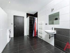 Prodej rodinného domu, Byšice, 365 m2