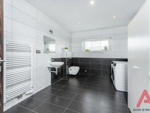 Prodej rodinného domu, Byšice, 365 m2