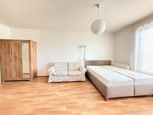 Pronájem bytu 1+kk, Plzeň, Květná, 33 m2