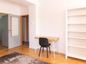 Pronájem bytu 2+1, Praha - Žižkov, Pod lipami, 53 m2