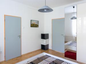 Pronájem bytu 2+1, Praha - Žižkov, Pod lipami, 53 m2
