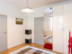 Pronájem bytu 2+1, Praha - Žižkov, Pod lipami, 53 m2