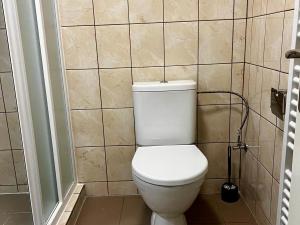 Pronájem bytu 2+kk, Praha - Dejvice, Pod kaštany, 60 m2