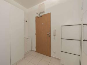 Pronájem bytu 2+kk, Praha - Vysočany, Pod Harfou, 51 m2