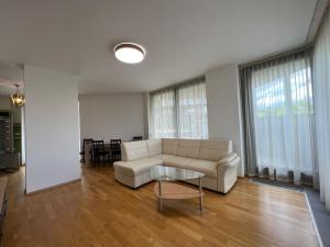 Pronájem bytu 3+kk, Praha - Žižkov, Ke kapslovně, 130 m2