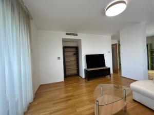 Pronájem bytu 3+kk, Praha - Žižkov, Ke kapslovně, 130 m2