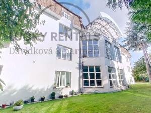 Pronájem bytu 2+kk, Průhonice, U Křížku, 42 m2