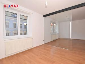 Pronájem bytu 2+kk, Plzeň, Houškova, 46 m2