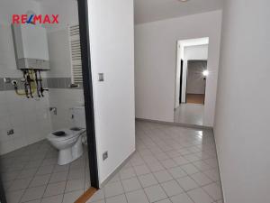 Pronájem bytu 2+kk, Plzeň, Houškova, 46 m2