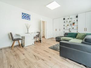 Prodej rodinného domu, Praha - Koloděje, K Sibřině, 217 m2