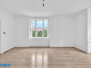 Pronájem bytu 3+1, Praha - Bubeneč, Eliášova, 100 m2