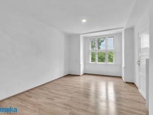 Pronájem bytu 3+1, Praha - Bubeneč, Eliášova, 100 m2