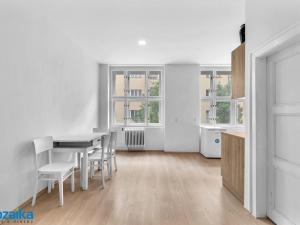 Pronájem bytu 3+1, Praha - Bubeneč, Eliášova, 100 m2