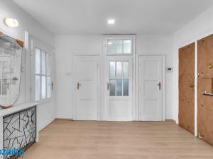 Pronájem bytu 3+1, Praha - Bubeneč, Eliášova, 100 m2