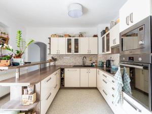 Prodej rodinného domu, Vinařice, II. ulice, 220 m2