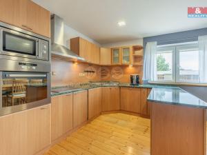 Prodej rodinného domu, Čečelice, Hřbitovní, 180 m2