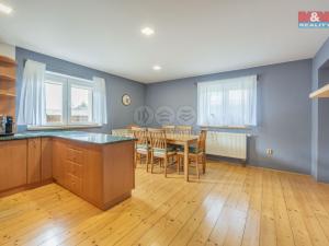 Prodej rodinného domu, Čečelice, Hřbitovní, 180 m2