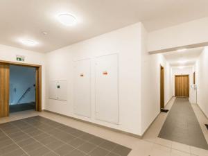 Pronájem bytu 2+kk, Milovice - Mladá, Rakouská, 55 m2