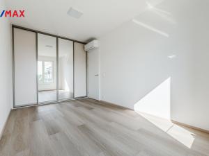 Pronájem bytu 2+kk, Praha - Hostivař, Nurmiho, 54 m2