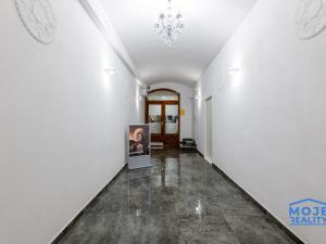 Pronájem obchodního prostoru, Plzeň - Vnitřní Město, Sedláčkova, 74 m2