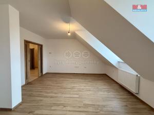 Pronájem bytu 1+kk, Třebechovice pod Orebem, Masarykovo náměstí, 41 m2