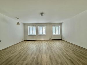 Pronájem bytu 2+1, Krnov - Pod Bezručovým vrchem, Mikulášská, 70 m2