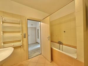 Pronájem bytu 2+1, Krnov - Pod Bezručovým vrchem, Mikulášská, 70 m2