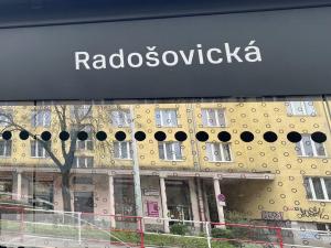 Pronájem bytu 1+1, Praha - Strašnice, Nedvězská, 40 m2